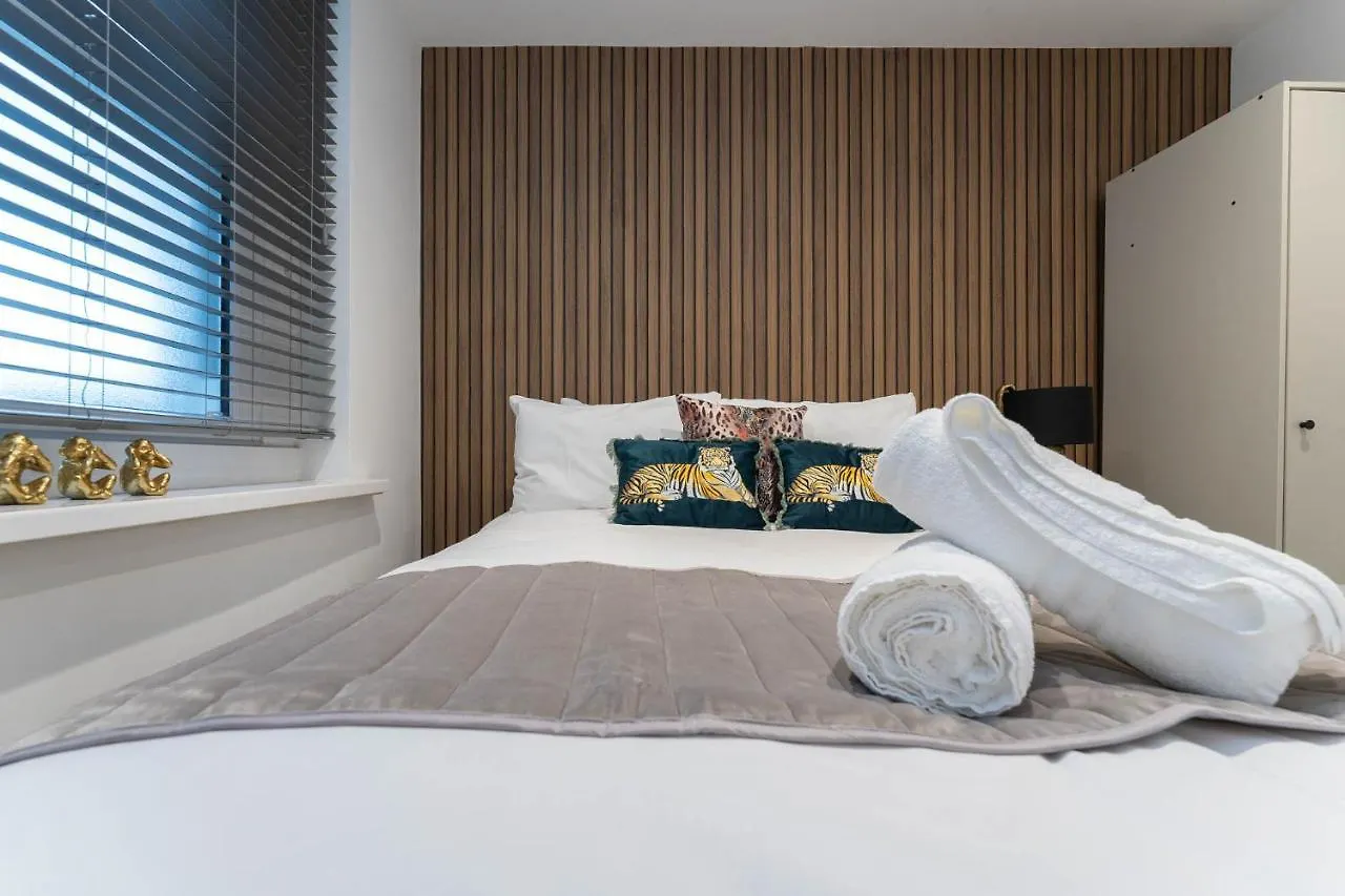 The House Of Faces @ The Laines Apartment Brighton United Kingdom