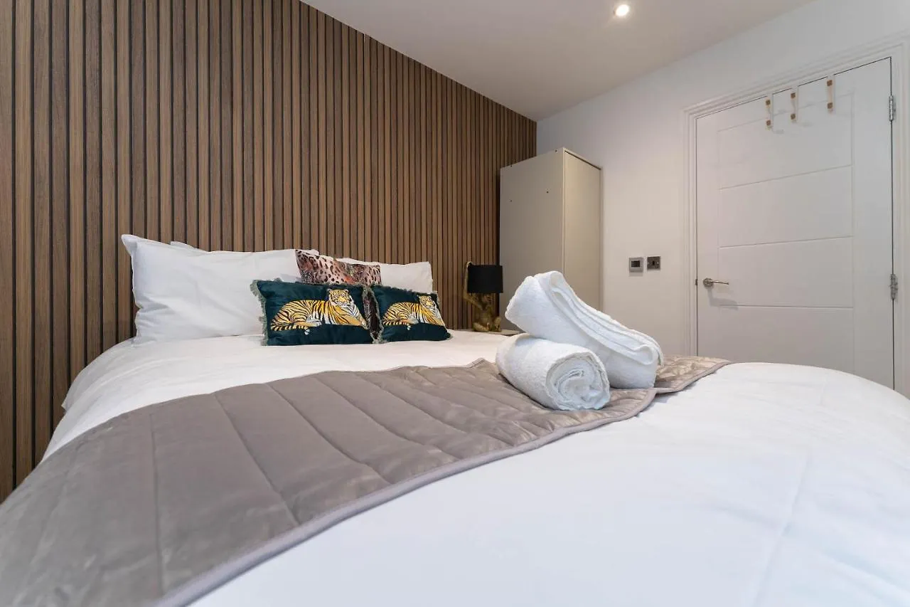 The House Of Faces @ The Laines Apartment Brighton United Kingdom